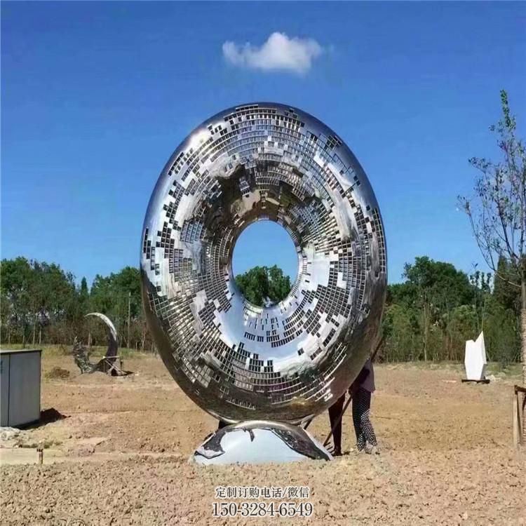 镂空圆环雕塑制造商,美陈雕塑,不锈钢圆环雕塑供给 镂空圆环雕塑制造商,美陈雕塑,不锈钢圆环雕塑供给