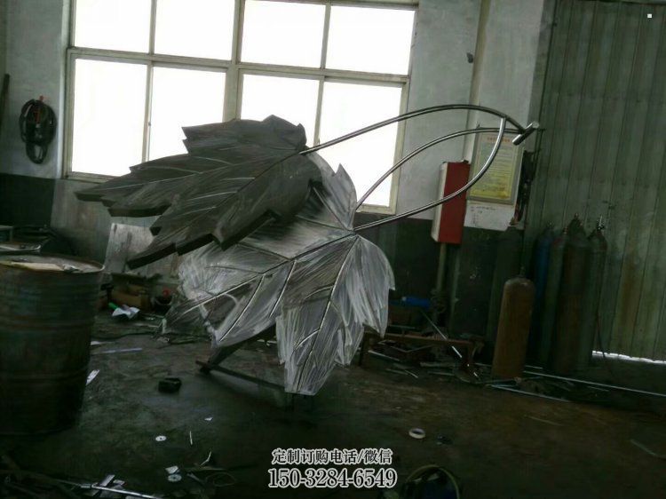 枫叶雕塑承接,景区案例,不锈钢枫叶雕塑定制厂家 枫叶雕塑承接,景区案例,不锈钢枫叶雕塑定制厂家